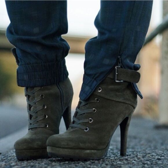 ✨ Aldo Panzano Platform Booties✨ - Picture 2 of 15